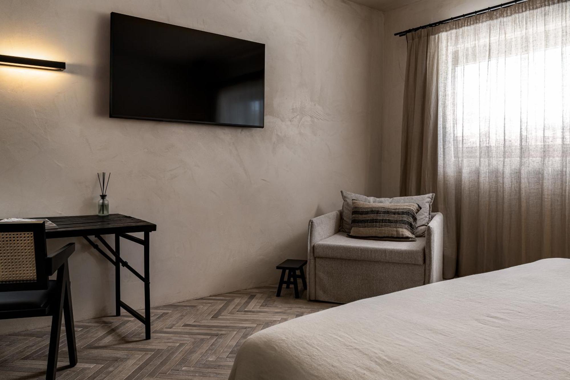 Abella Hotel